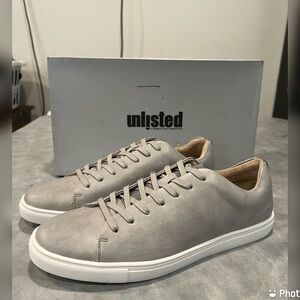 SIZE 10 UNLISTED STAND STYLE SNEAKERS BY KENNETH COLE